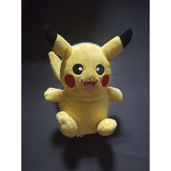 Vintage Pokemon Pikachu Plush Yellow Nintendo Classic Stuffed Animal - Picture 1 of 7